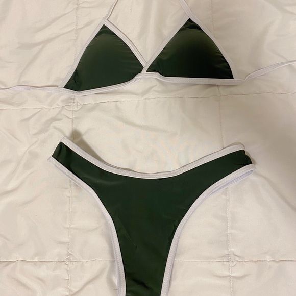 Forest green bikini - Picture 2 of 3